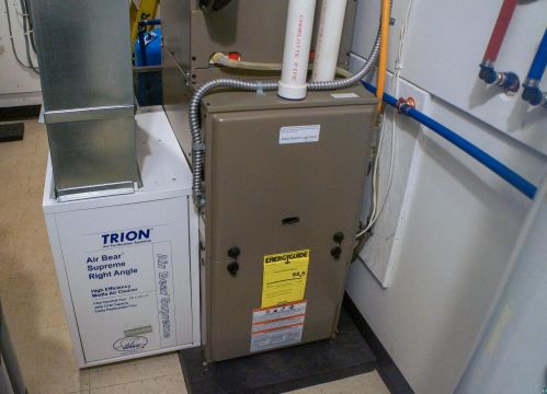 5278 Lakewood Rd, Duluth MN 55804-2817 exterior