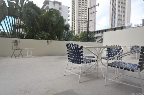 2450 Prince Edward St, Honolulu HI 96815-3221 exterior