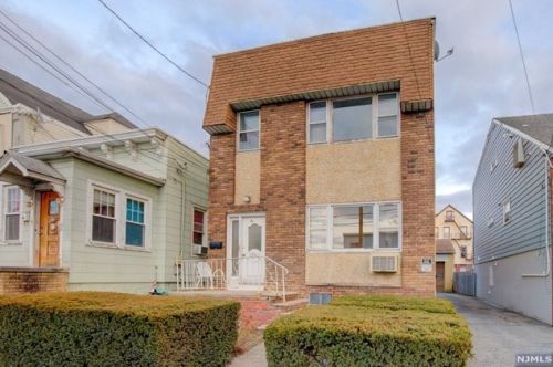 42 Lincoln St, Fairview, NJ 07022-1930