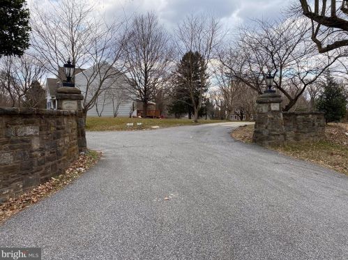 7 Bullens Ln, Media PA 19086-6654 exterior