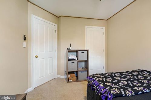 4659 Lambert Dr, Alexandria VA  22311-4942 exterior