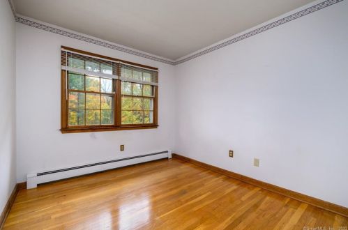 109 Holmes Rd, Ridgefield CT 06877-4304 exterior