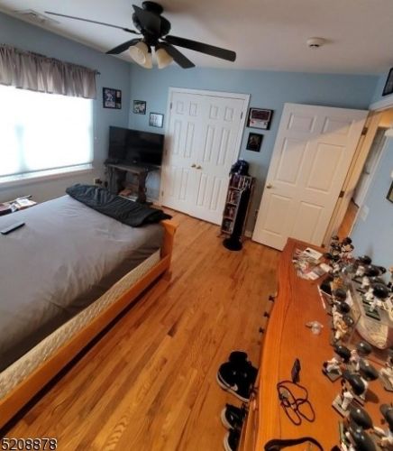 220 Bell Ave, Hasbrouck Heights NJ  07604-2102 exterior