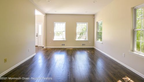 5 Markus Ct, Jackson Twp NJ  08527-2886 exterior