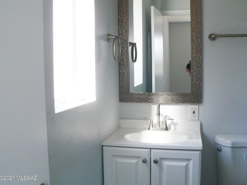 6462 Calle Luna, Tucson AZ  85710-5626 exterior