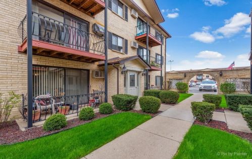 5151 East River Rd, Chicago IL  60656-2881 exterior