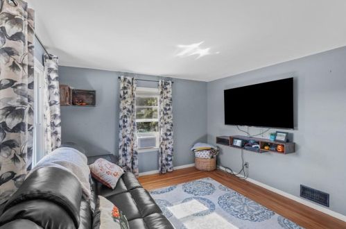 84 Harris Ave, Providence RI  02903-1012 exterior