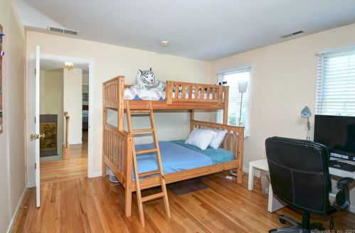 789 Ridgebury Rd, Ridgefield CT 06877-1407 exterior