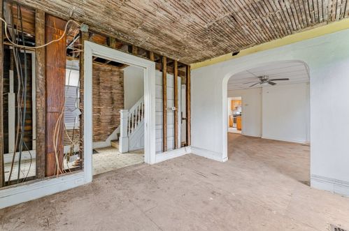 2233 Milligan Ave, Pittsburgh PA  15218-2136 exterior