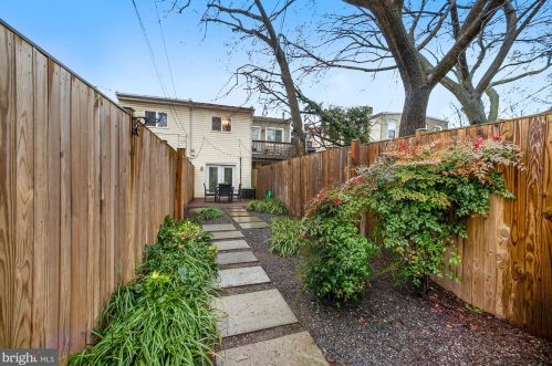 1421 3 St, Washington DC 20001-1960 exterior