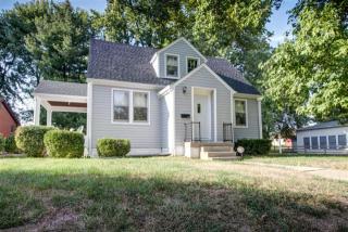 1627 Church St, Belleville, IL 62221-4922