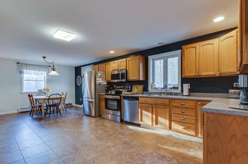 162 Lakeside Oaks Dr, Barrington NH 03825-3334 exterior