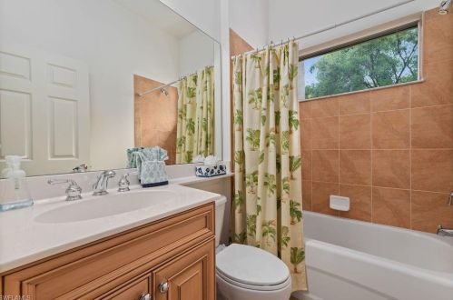 9002 Mustang Is Cir, Naples FL 34113-1644 exterior