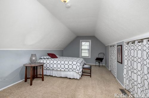 1243 Northlawn St, Grand Rapids MI 49505-3866 exterior