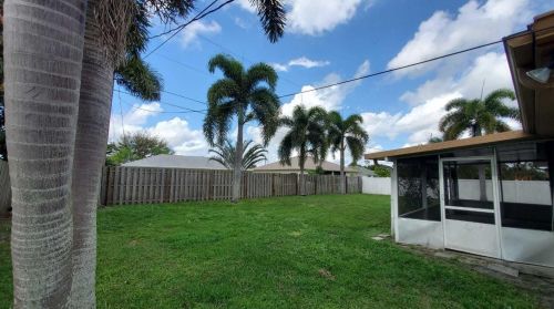 3660 Bonwold St, Fort Pierce FL 34953-5022 exterior