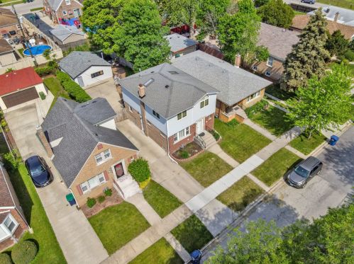 9114 Sawyer Ave, Chicago IL 60805-1640 exterior