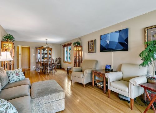 9212 Harding Ave, Chicago, IL 60805-1439