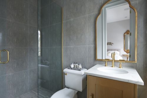 1831 Paulina St, Chicago IL 60622-1107 exterior