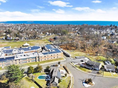 34 Nells Rd, Milford CT 06460-5444 exterior