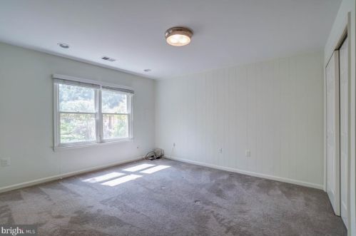 10135 Crestberry Pl, Bethesda MD 20817-1266 exterior