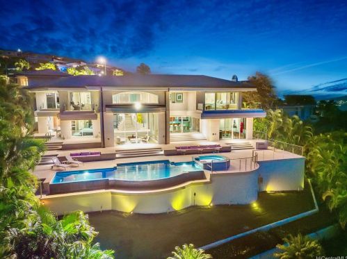 360 Puuikena Dr, Honolulu HI 96821-0025 exterior