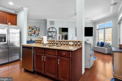 208 Carson Ter, Huntingdon Valley PA  19006-4718 exterior