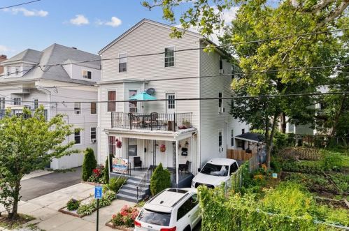 91 Peace St, Providence RI 02907-1550 exterior