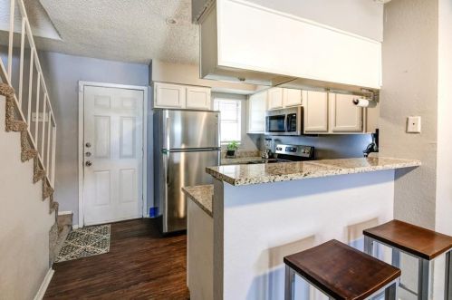 2244 Aspen Dr, Dallas TX  75227-8159 exterior