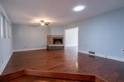 2001 Alguno Rd, Austin TX 78757-3223 exterior