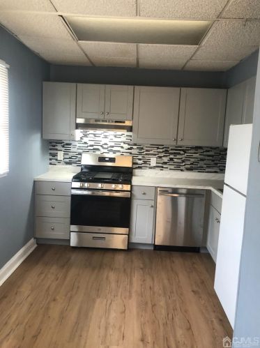 168 Brown Ave, Iselin NJ  08830-2523 exterior