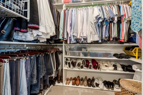 8616 Cima Dr, Sandy UT 84093-7060 exterior