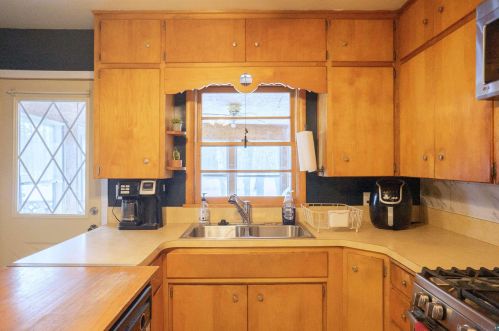 4364 Calvary Rd, Duluth MN 55803-1513 exterior