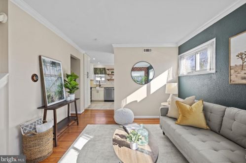 6811 Radcliffe Dr, Alexandria VA 22307-1541 exterior