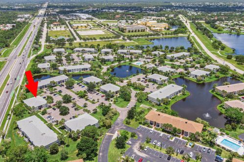 1528 Royal Green Cir, Fort Pierce FL 34952-7624 exterior