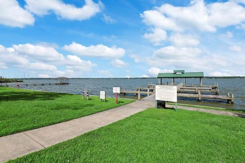 8642 Lighthouse Lk Ln, Humble TX 77346-5802 exterior