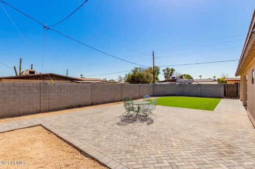 11411 33rd Ave, Phoenix AZ 85051-5972 exterior