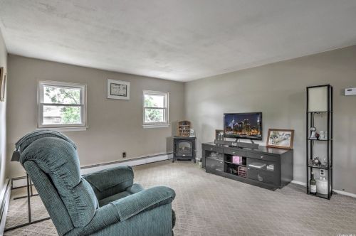 309 Amsterdam Ave, Babylon NY 11704-4929 exterior