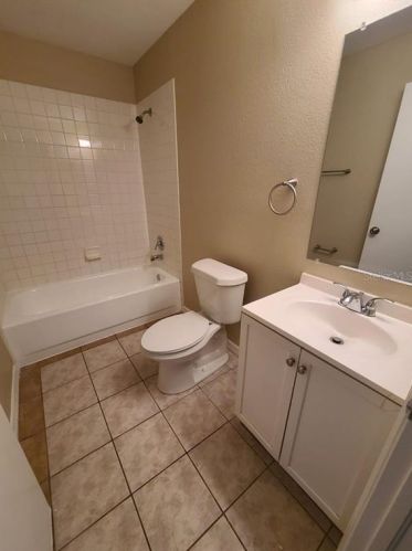 7421 Becky Thatcher Ln, Tampa FL exterior