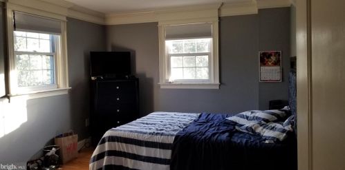 8120 Wyndam Rd, Camden NJ 08109-3221 exterior