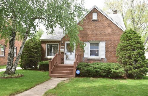 3817 87th St, Milwaukee WI  53222-2840 exterior