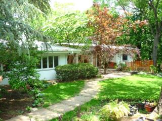 383 254th St, Bronx, NY 10471-2425