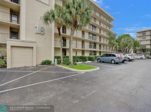 18 Royal Palm Way, Boca Raton FL  33432-8755 exterior