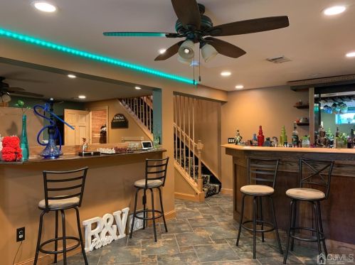 92 Beverly Hills Ter, Woodbridge NJ  07095-4007 exterior