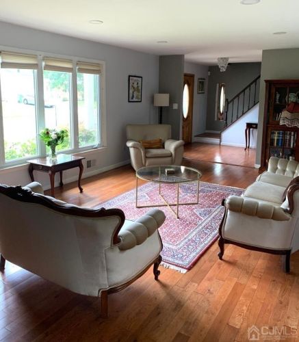 10 Sinclair Rd, Edison NJ  08820-1691 exterior