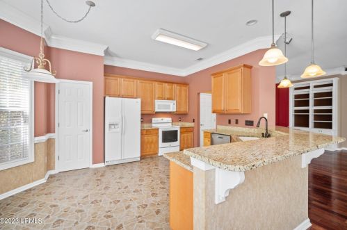 165 Pinecrest Dr, Bluffton SC 29910-7803 exterior