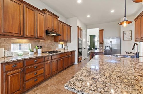 5120 Allamanda Dr, Austin TX 78739-2120 exterior