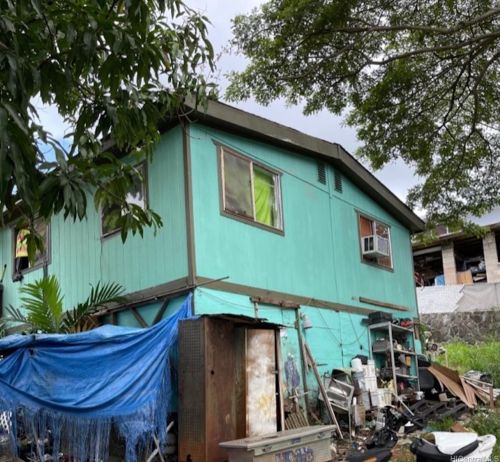 2221 Anianiku St, Honolulu HI 96813-1406 exterior