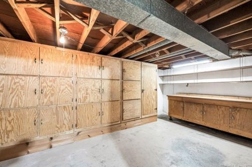 28 Linda Ln, Enfield CT exterior