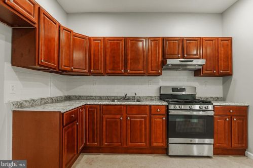 875 49 St, Philadelphia PA 19143-4443 exterior