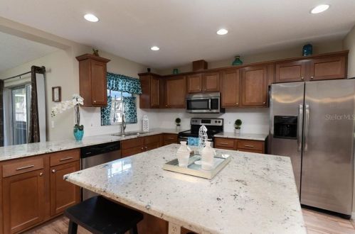 9724 Cypress Pond Ave, Tampa FL 33647-1841 exterior